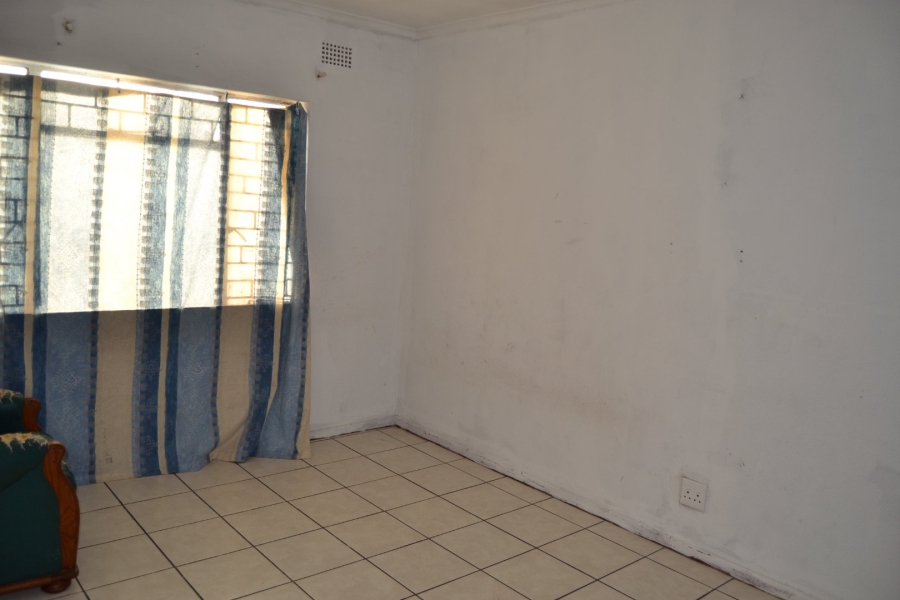 2 Bedroom Property for Sale in Oakdene Western Cape
